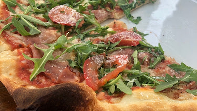 New York Pizzeria Łomża Restauracja Kuchnia Amerykańska Sałatki Pizza zawijana