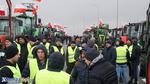 Rolnicy nie odpuszczają. Zablokowali S61 pod Łomżą  [FOTO] | xlomza.pl