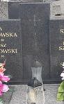 Hiena połaszczyła się na krzyżyk z cmentarza...