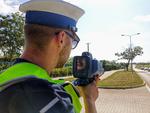 PRĘDKOŚĆ NA CELOWNIKU POLICJANTÓW. PIĘĆ PRAW JAZDY ZATRZYMANYCH | xlomza.pl
