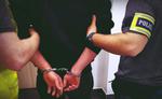 KOLEJNI POSZUKIWANI W RĘKACH ŁOMŻYŃSKICH POLICJANTÓW | xlomza.pl