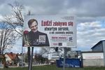 Uczniowie z Ostrołęki stawiają billboardy z przesłaniem ks. Jerzego Popiełuszki | xlomza.pl