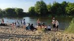 Plaża nad Narwią nieczynna, ale działa w najlepsze