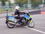 Mężczyźni podróżowali motocyklami jadąc na jednym kole - stracili prawa jazdy | xlomza.pl