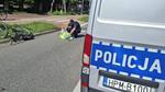 Kierowca Fiata potrącił rowerzystę i odjechał. Wszystko na oczach policjantów | xlomza.pl